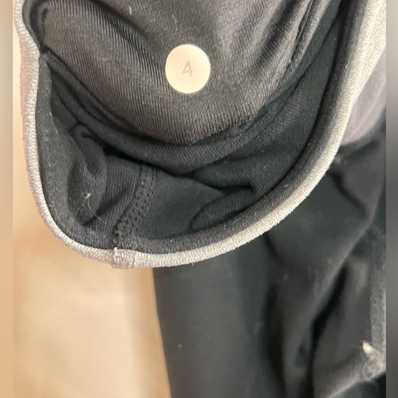 Lululemon Cropped Leggings - Picture 4 of 5